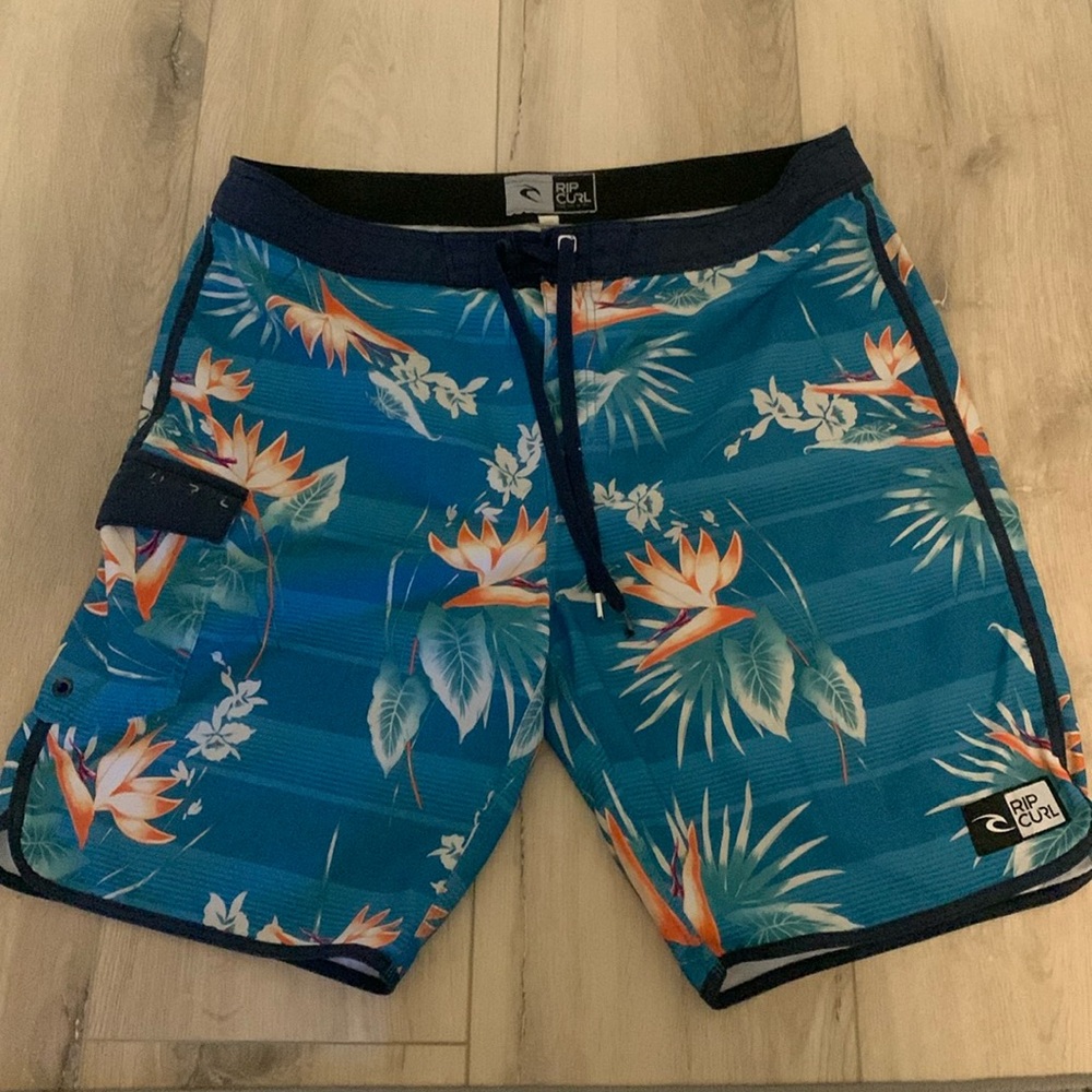 Men’s Ripcurl board shorts, size 38
